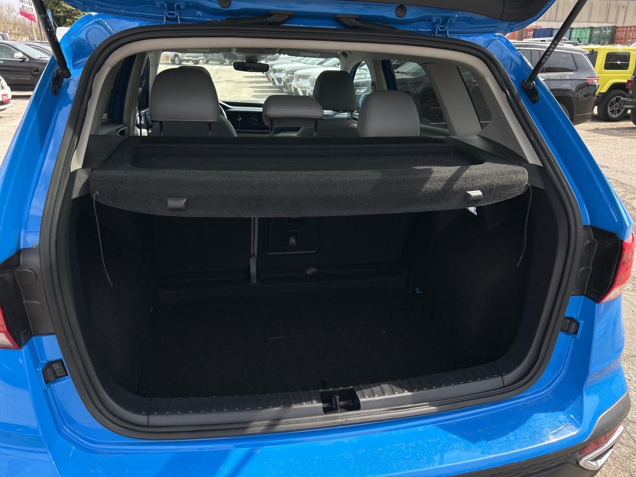 2024 Volkswagen Taos Comfortline w/Sunroof, Leather, Adaptive Cruise Photo