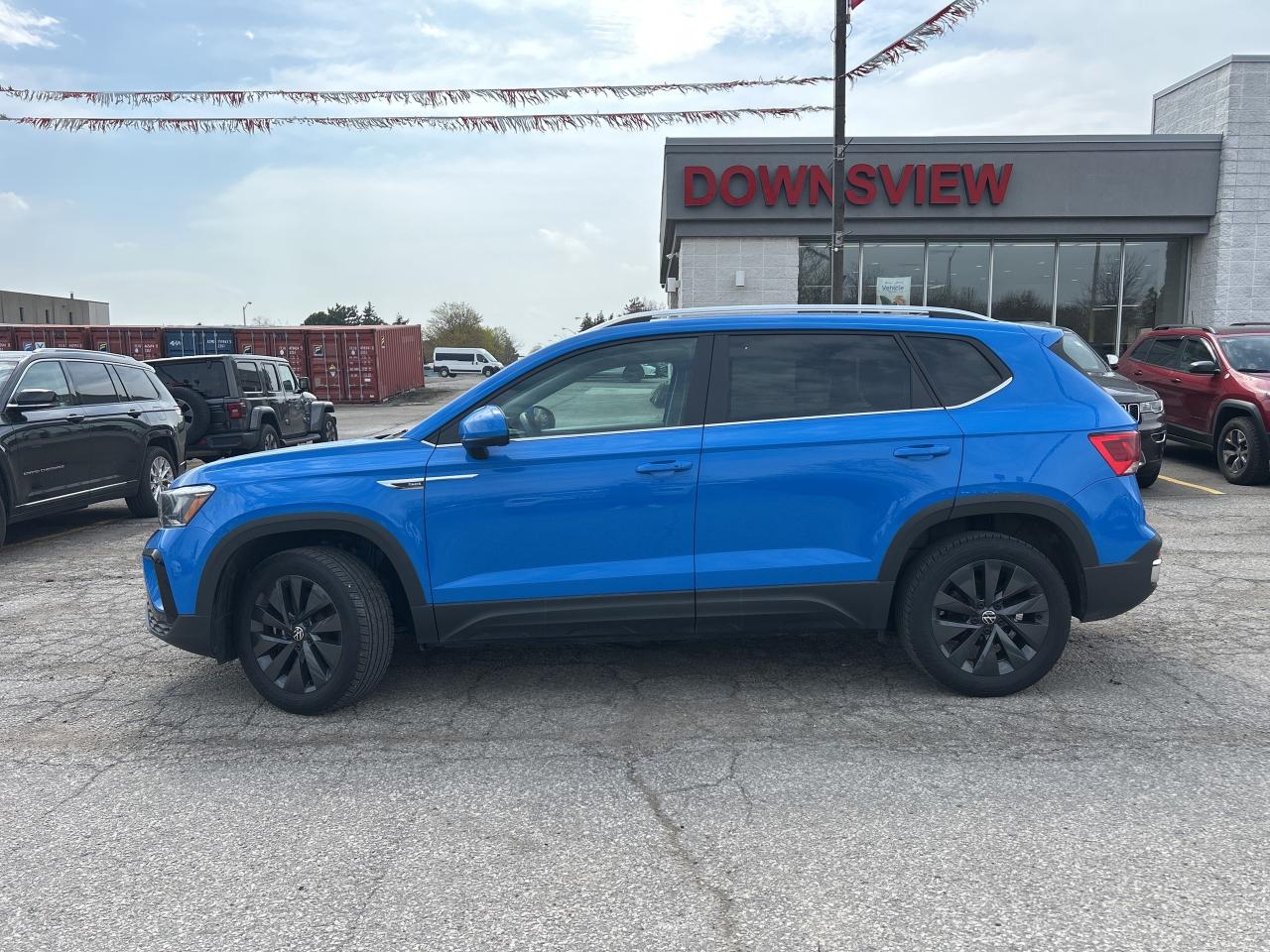 2024 Volkswagen Taos Comfortline w/Sunroof, Leather, Adaptive Cruise Photo