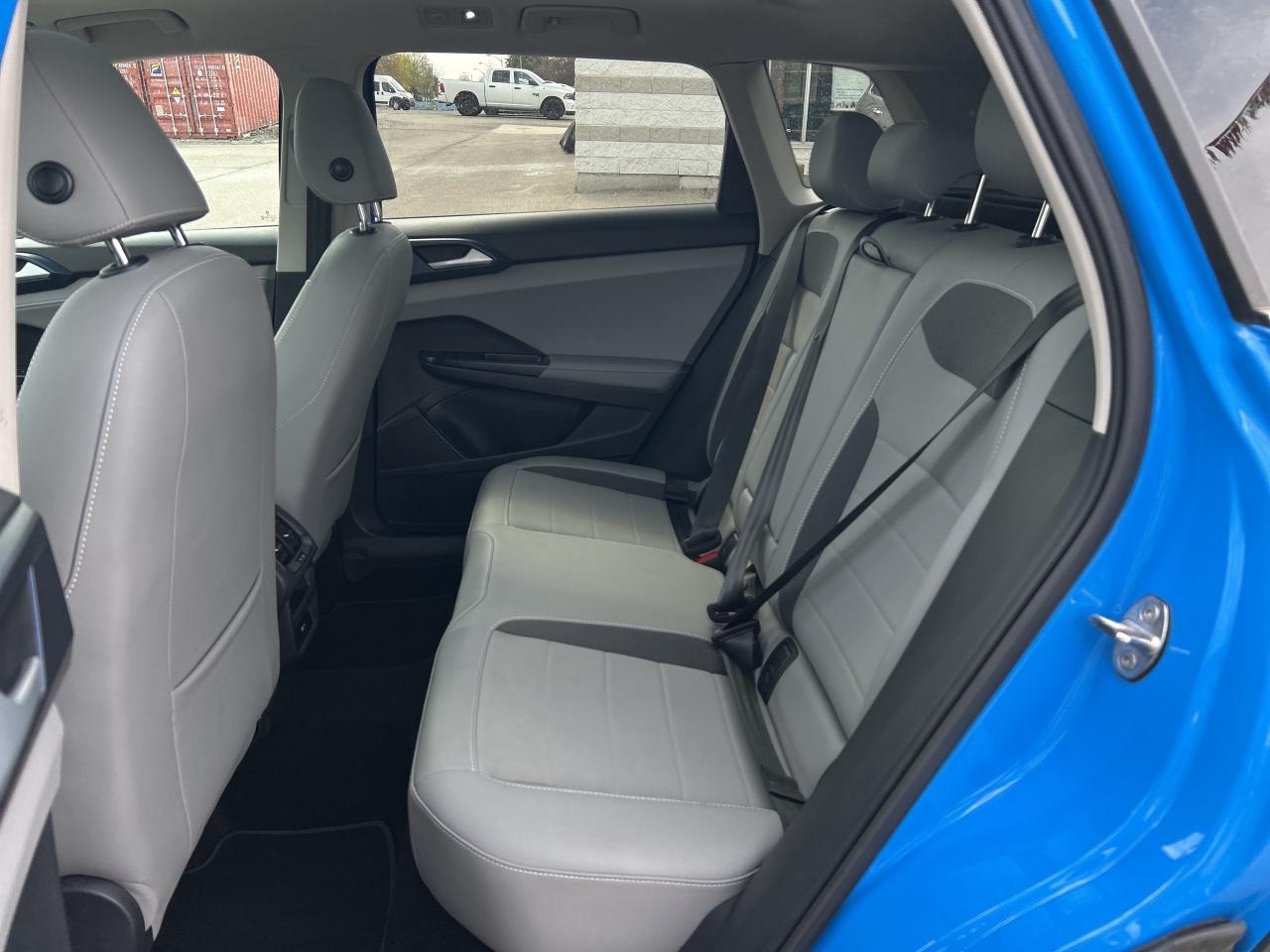 2024 Volkswagen Taos Comfortline w/Sunroof, Leather, Adaptive Cruise Photo