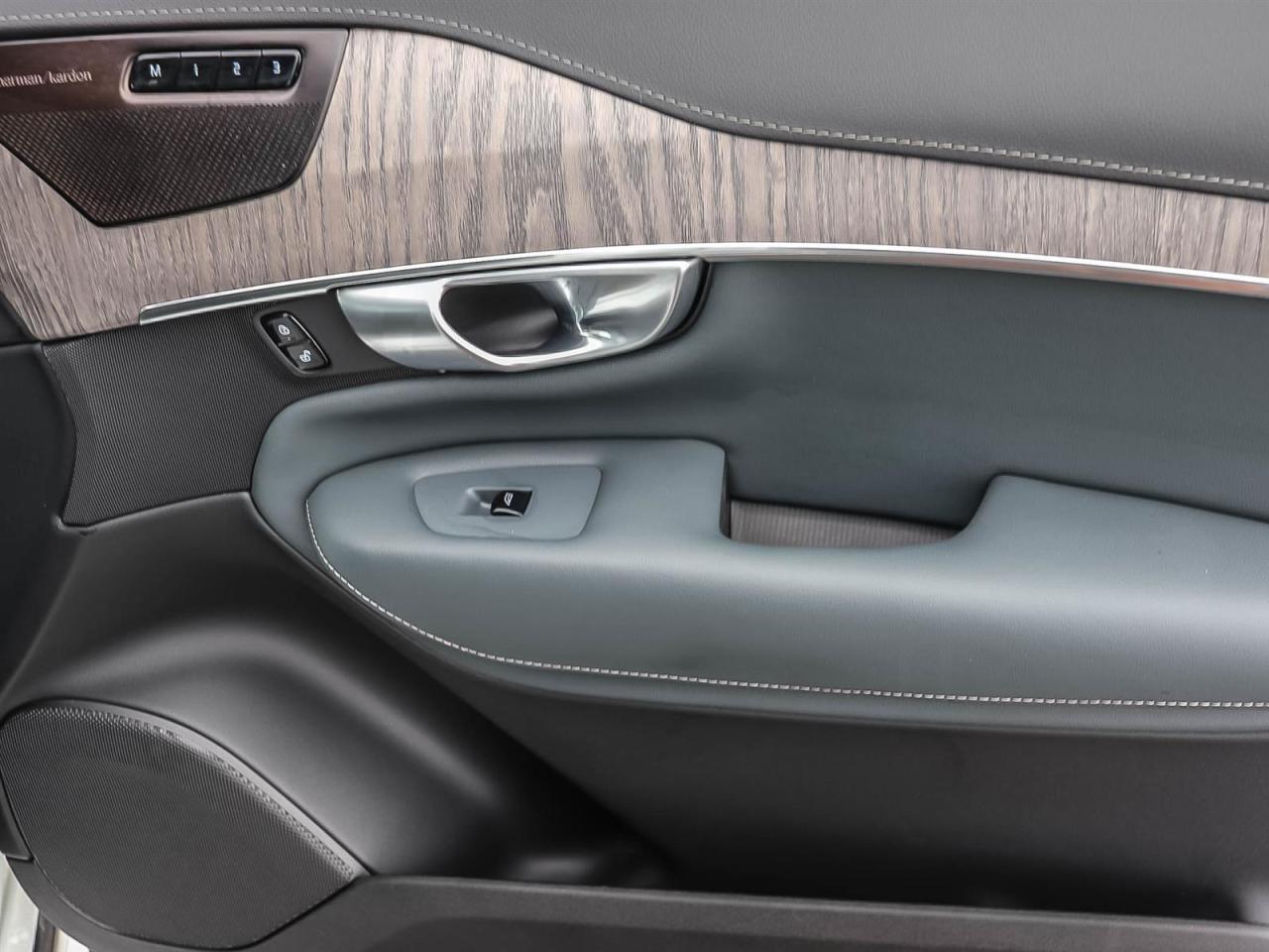 2024 Volvo XC90 ULTIMATE  1 OWNER   LOWEST PRICE IN SOUTHERN ONTAR Photo