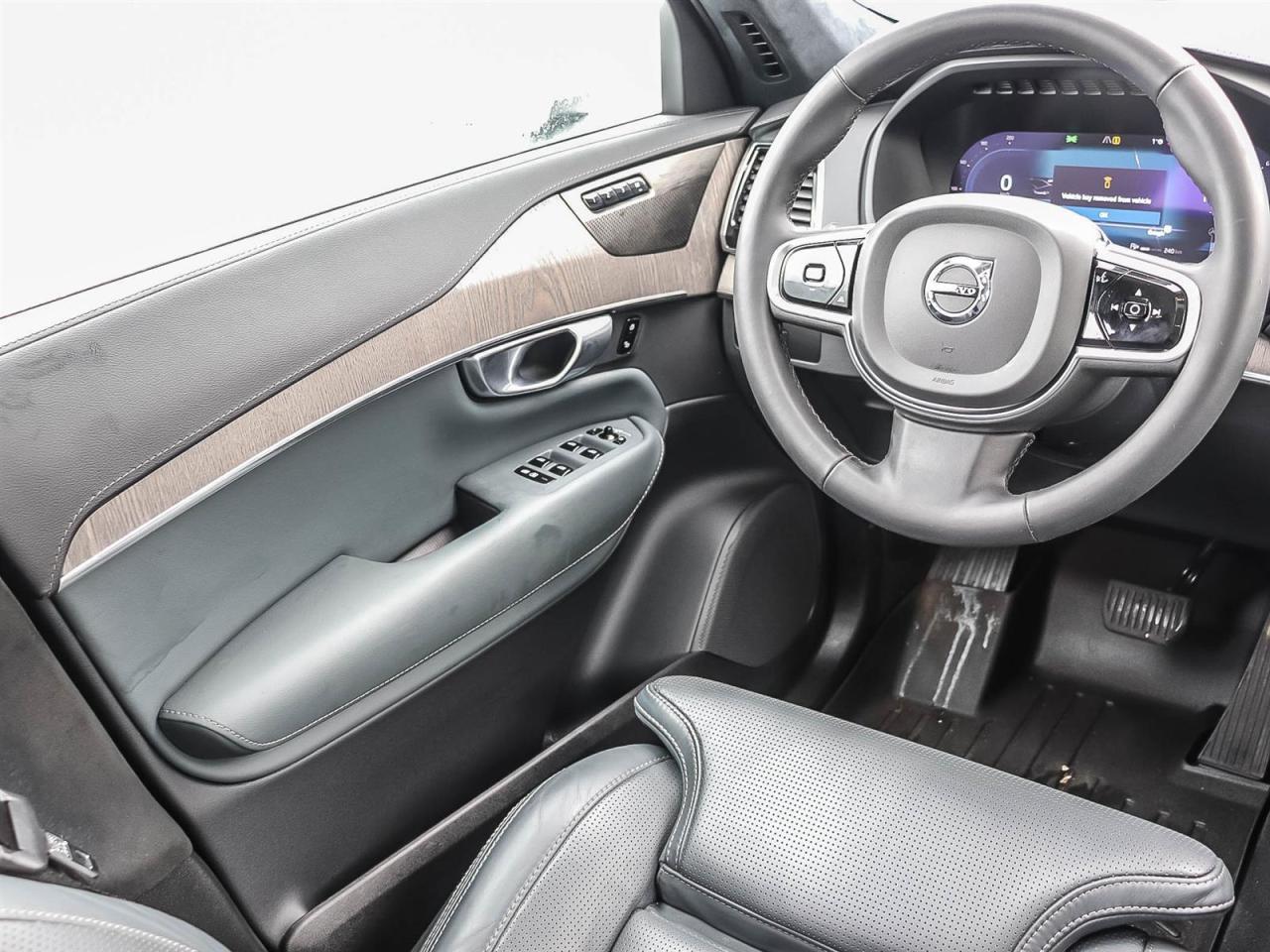 2024 Volvo XC90 ULTIMATE  1 OWNER   LOWEST PRICE IN SOUTHERN ONTAR Photo