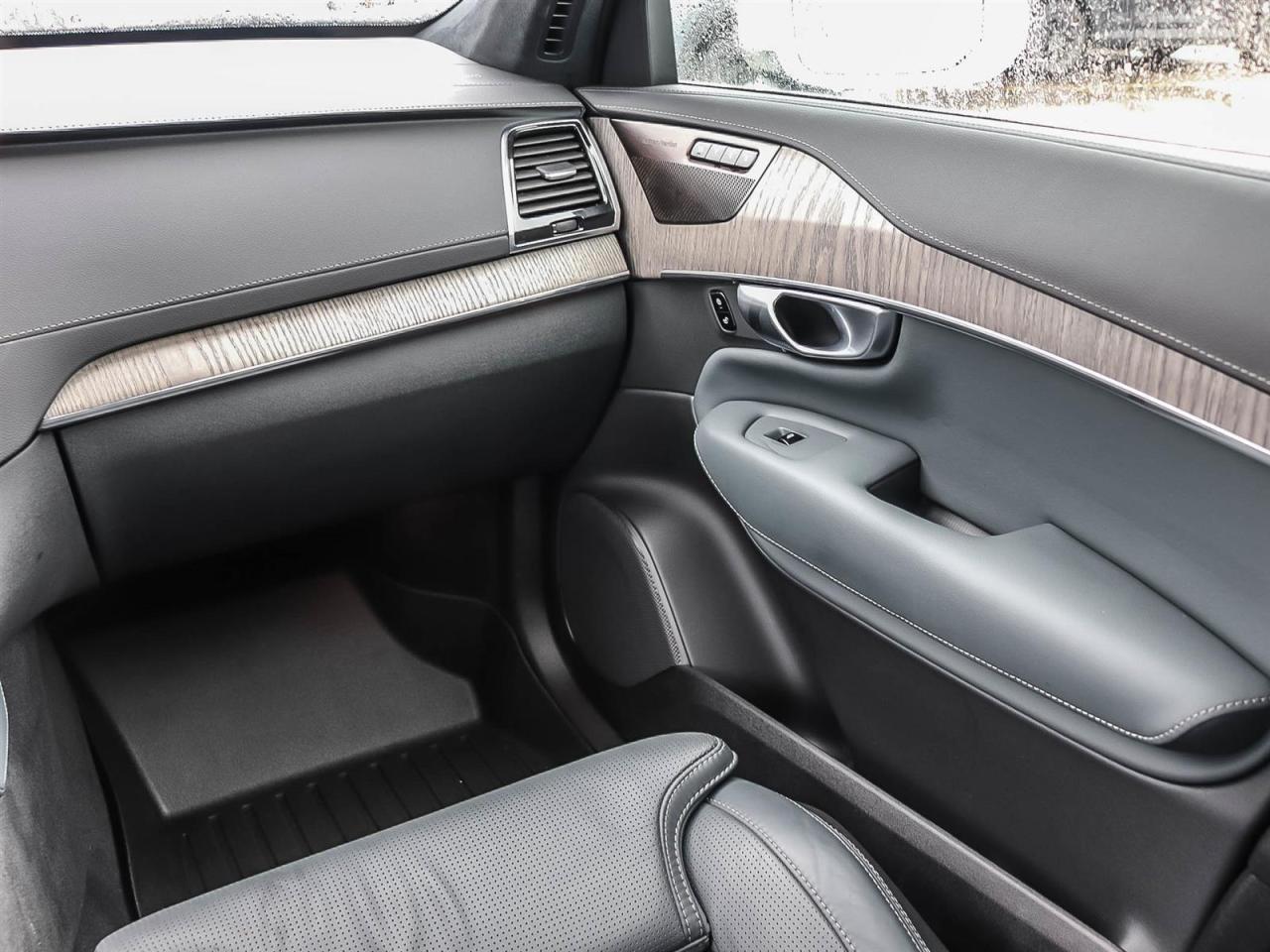 2024 Volvo XC90 ULTIMATE  1 OWNER   LOWEST PRICE IN SOUTHERN ONTAR Photo