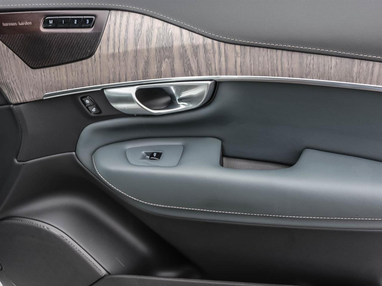 2024 Volvo XC90 ULTIMATE  1 OWNER   LOWEST PRICE IN SOUTHERN ONTAR Photo