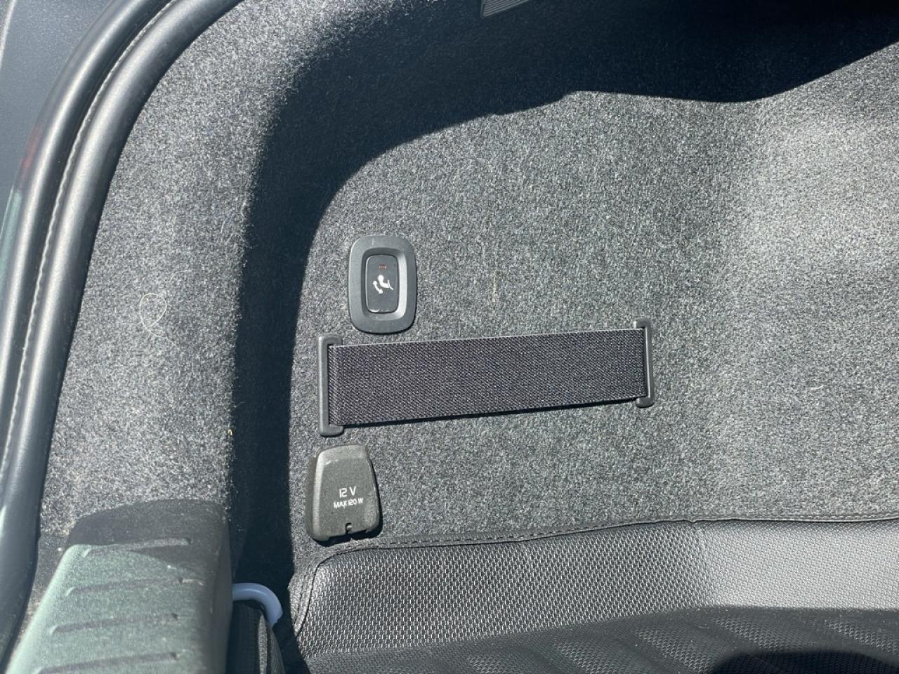 2022 Polestar 2 LR AWD   2x Wheel PKG   PLUS   PILOT   PERF.   TOW Photo