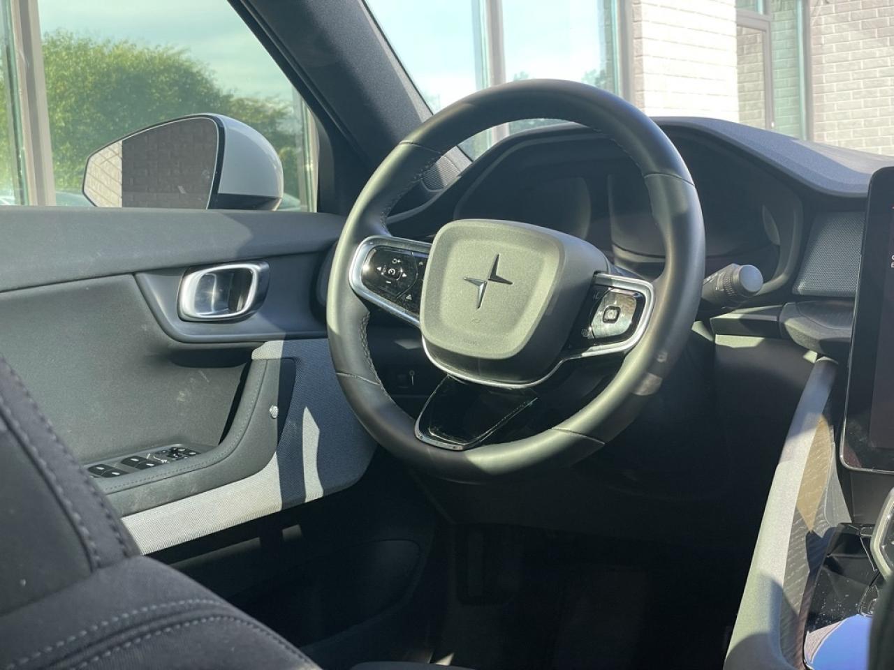 2022 Polestar 2 LR AWD   2x Wheel PKG   PLUS   PILOT   PERF.   TOW Photo