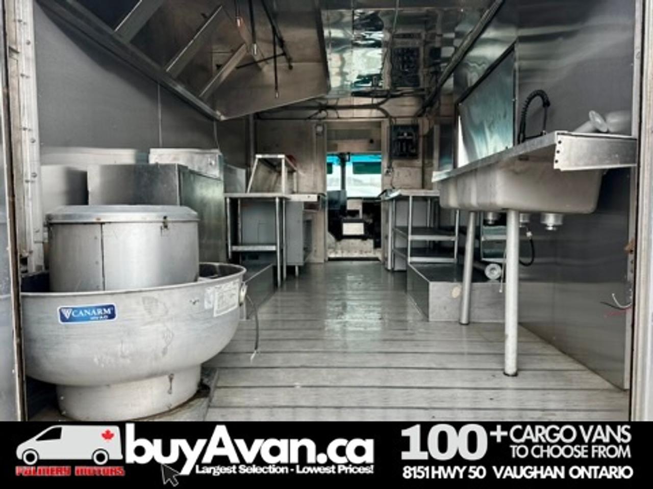 2017 Ford E-450 Morgan Olson 18FT Step Van FOOD TRUCK Photo