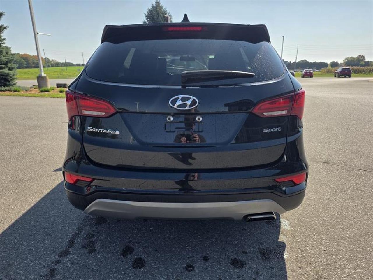 2017 Hyundai Santa Fe Sport FWD 2.4L Photo4