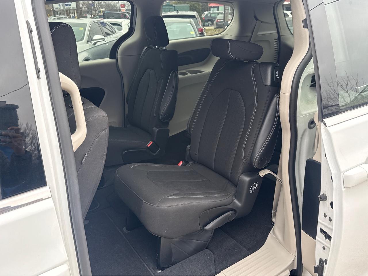 2023 Chrysler Grand Caravan SXT REMOTE START REAR CAM WE FINANCE ALL CREDIT Photo