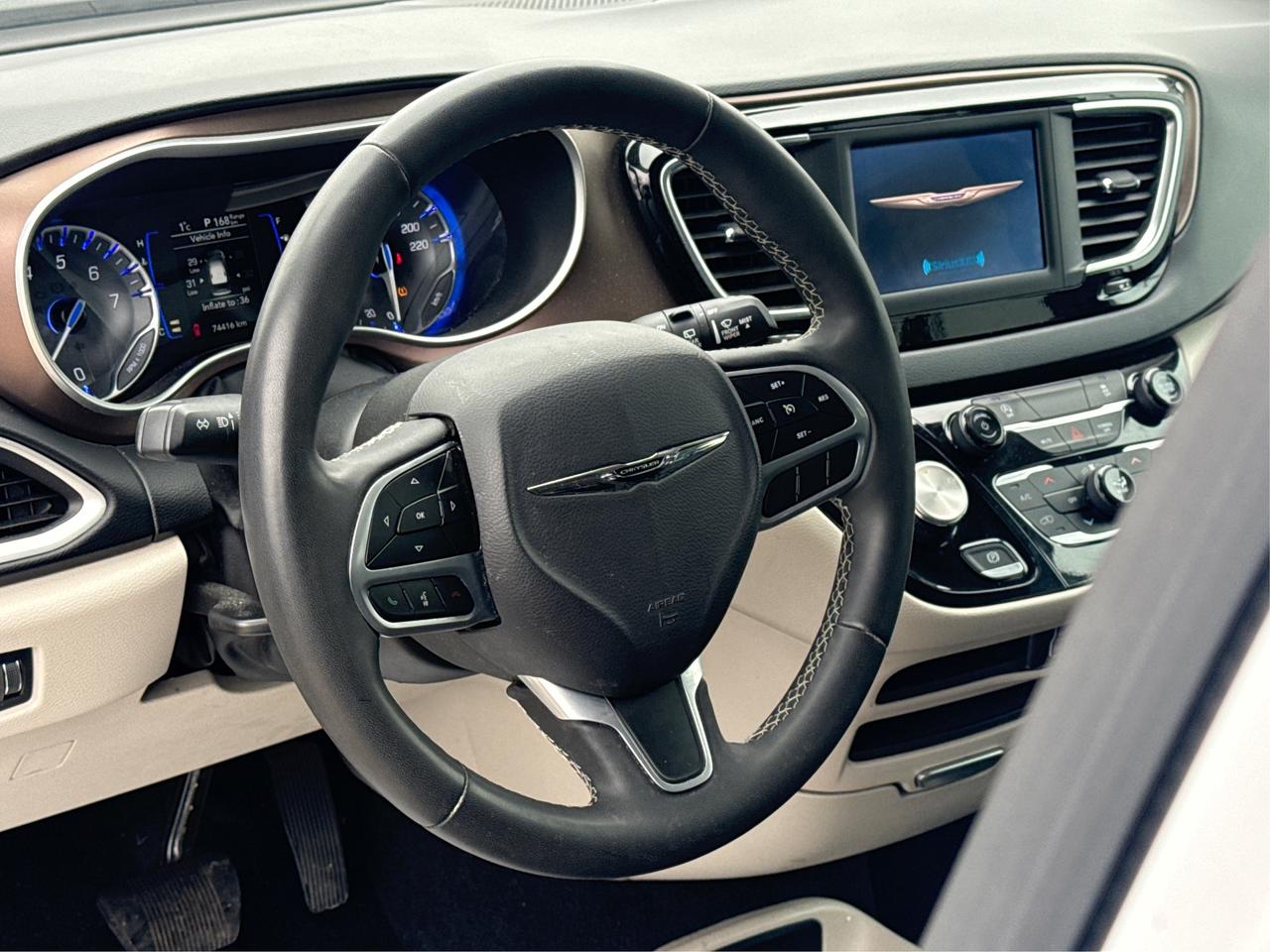 2023 Chrysler Grand Caravan SXT REMOTE START REAR CAM WE FINANCE ALL CREDIT Photo