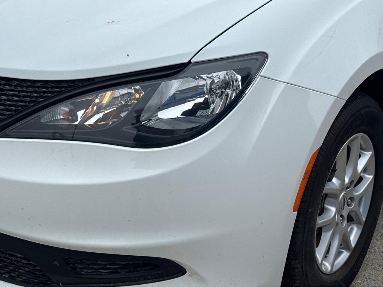 2023 Chrysler Grand Caravan SXT REMOTE START REAR CAM WE FINANCE ALL CREDIT Photo