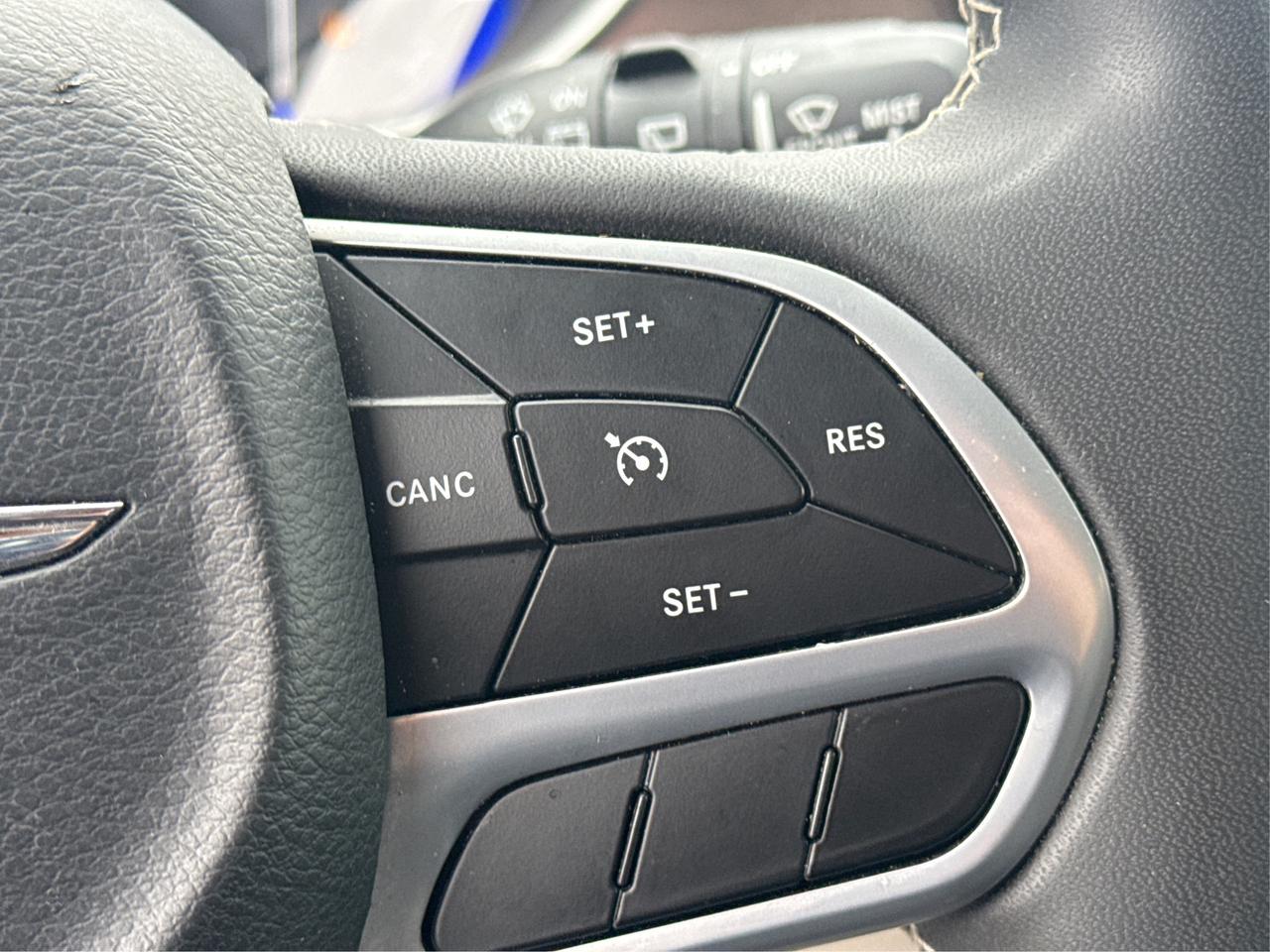 2023 Chrysler Grand Caravan SXT REMOTE START REAR CAM WE FINANCE ALL CREDIT Photo