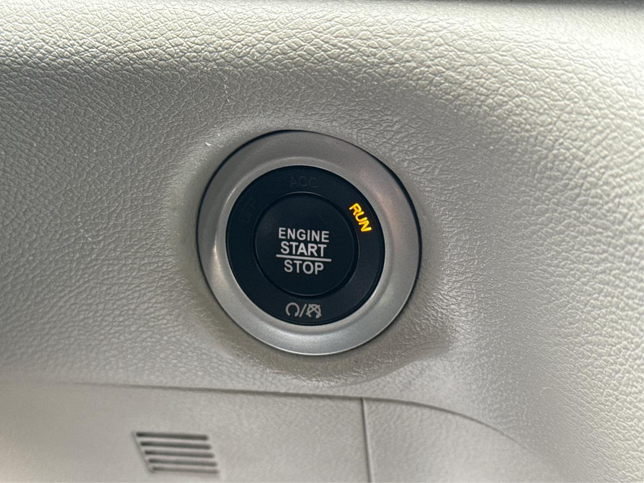 2023 Chrysler Grand Caravan SXT REMOTE START REAR CAM WE FINANCE ALL CREDIT Photo