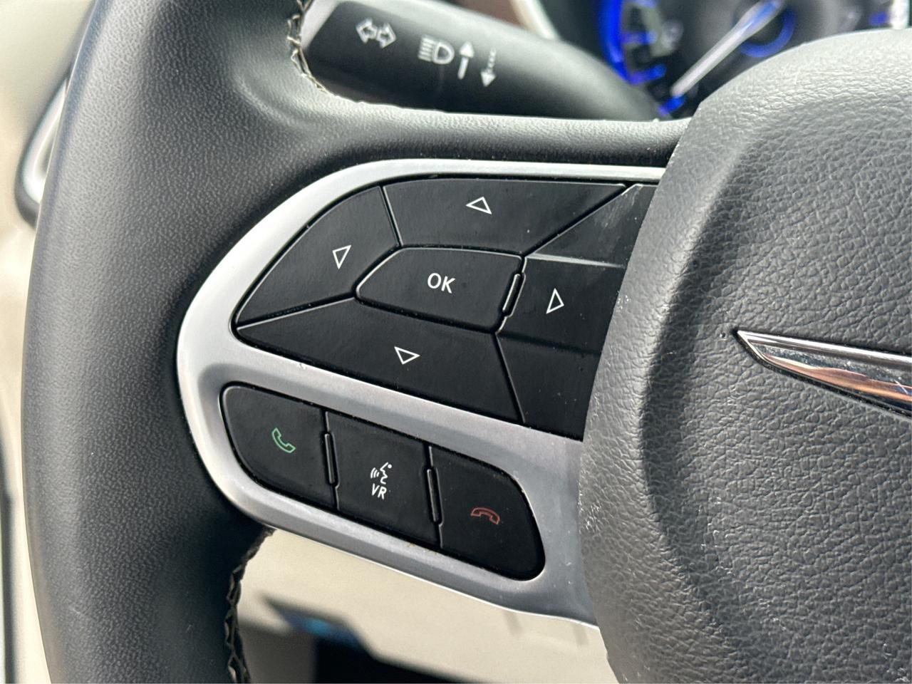 2023 Chrysler Grand Caravan SXT REMOTE START REAR CAM WE FINANCE ALL CREDIT Photo