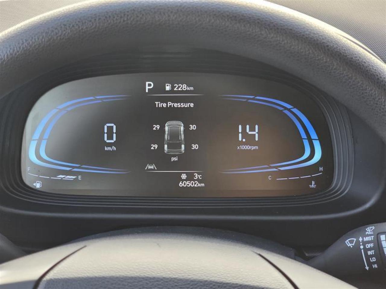 2023 Hyundai Venue FWD Essential (Two-Tone) Photo