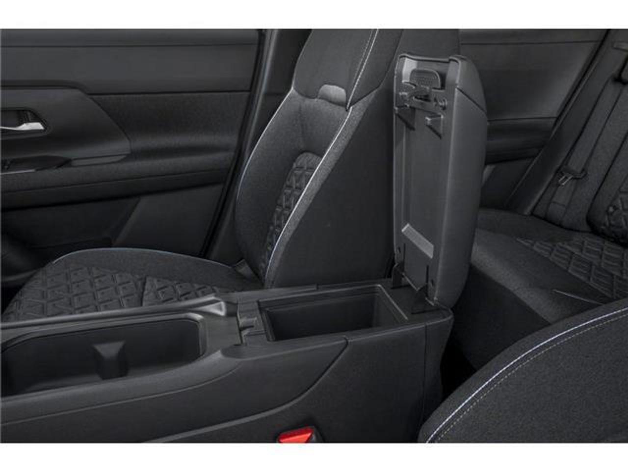 2026 Nissan Kicks SV 4dr All-Wheel Drive Photo