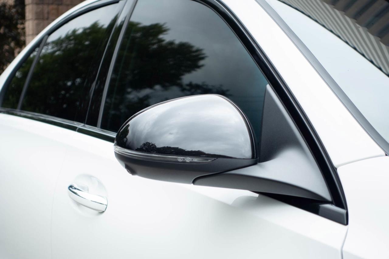 2023 Mercedes-Benz C-Class C300 4MATIC Sedan Photo