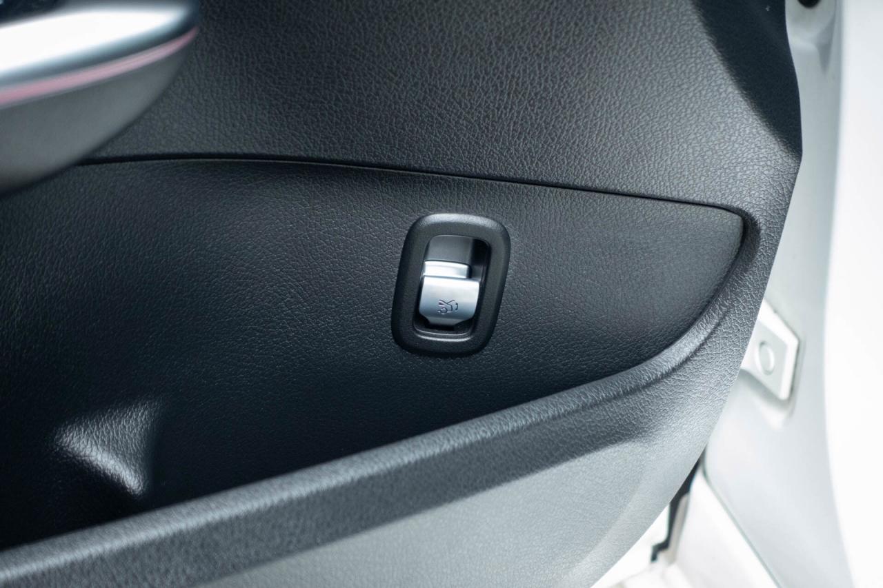 2023 Mercedes-Benz C-Class C300 4MATIC Sedan Photo