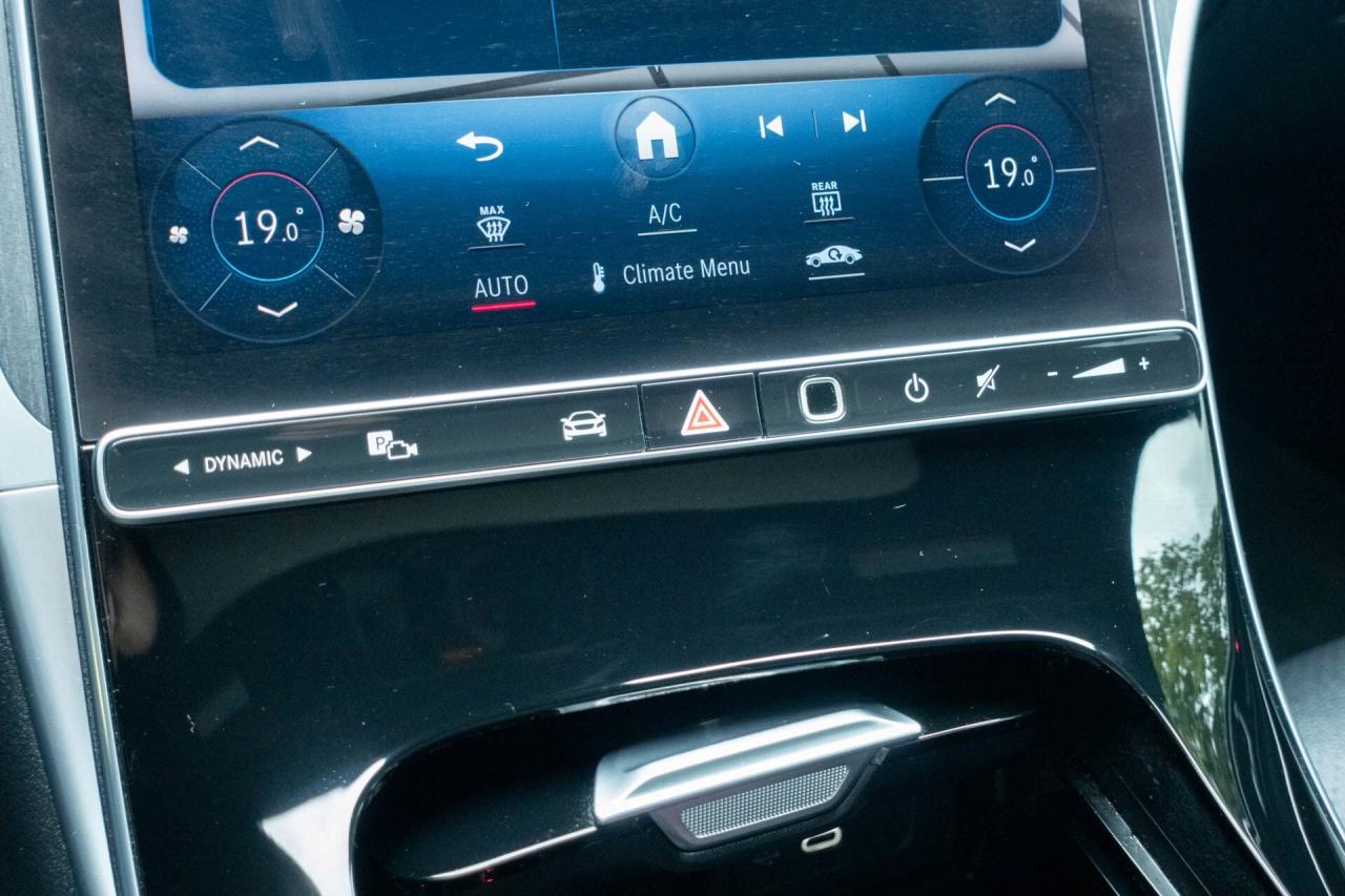 2023 Mercedes-Benz C-Class C300 4MATIC Sedan Photo