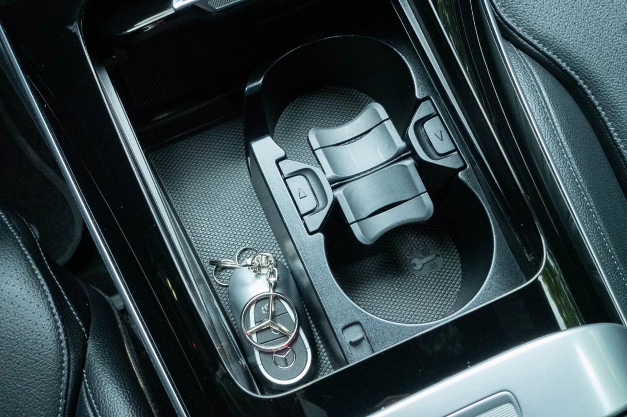 2023 Mercedes-Benz C-Class C300 4MATIC Sedan Photo