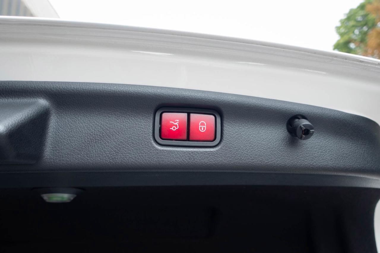 2023 Mercedes-Benz C-Class C300 4MATIC Sedan Photo