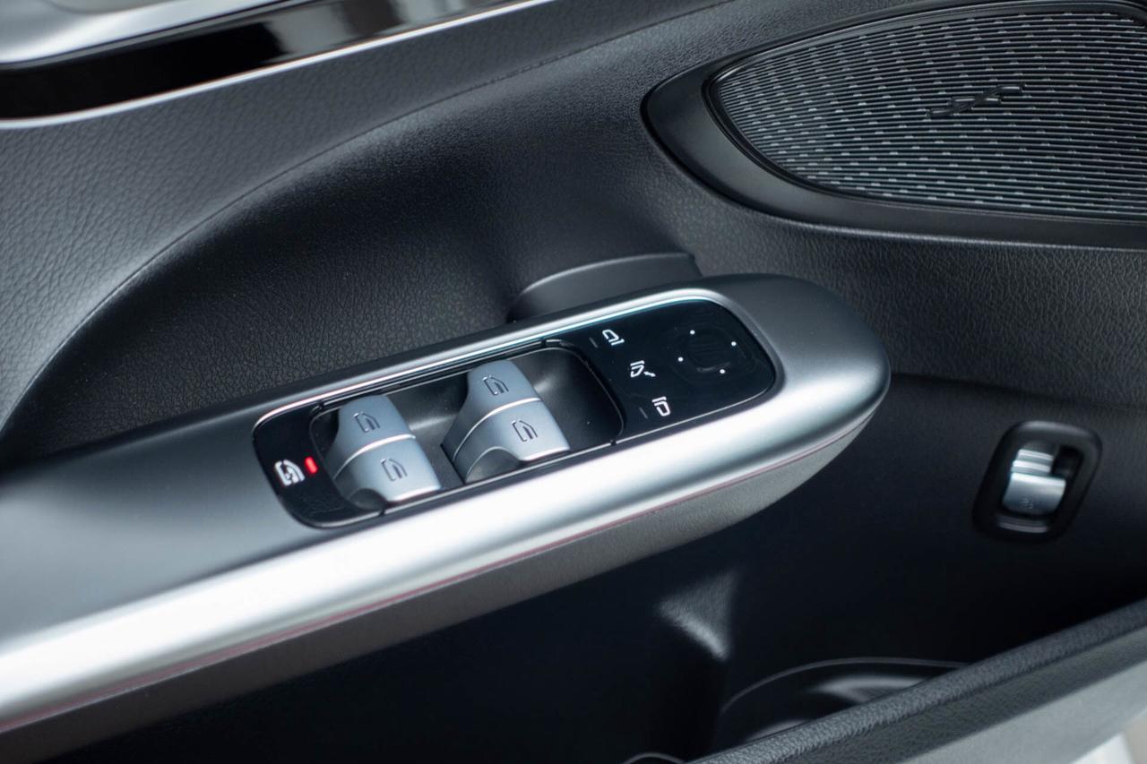 2023 Mercedes-Benz C-Class C300 4MATIC Sedan Photo