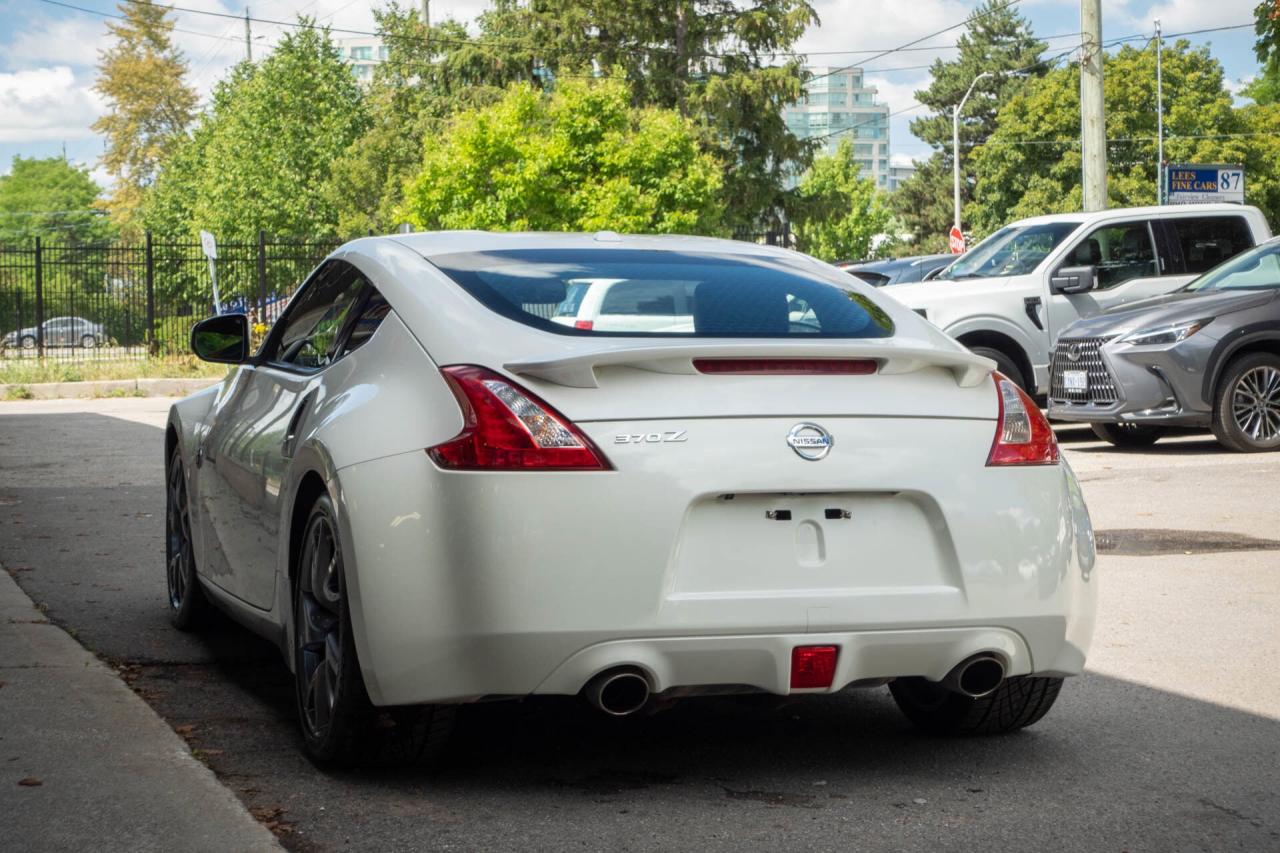 2017 Nissan 370Z 370Z Coupe Sport Touring Photo3