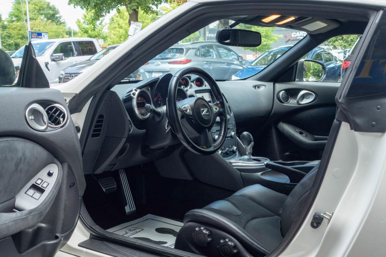 2017 Nissan 370Z 370Z Coupe Sport Touring Photo