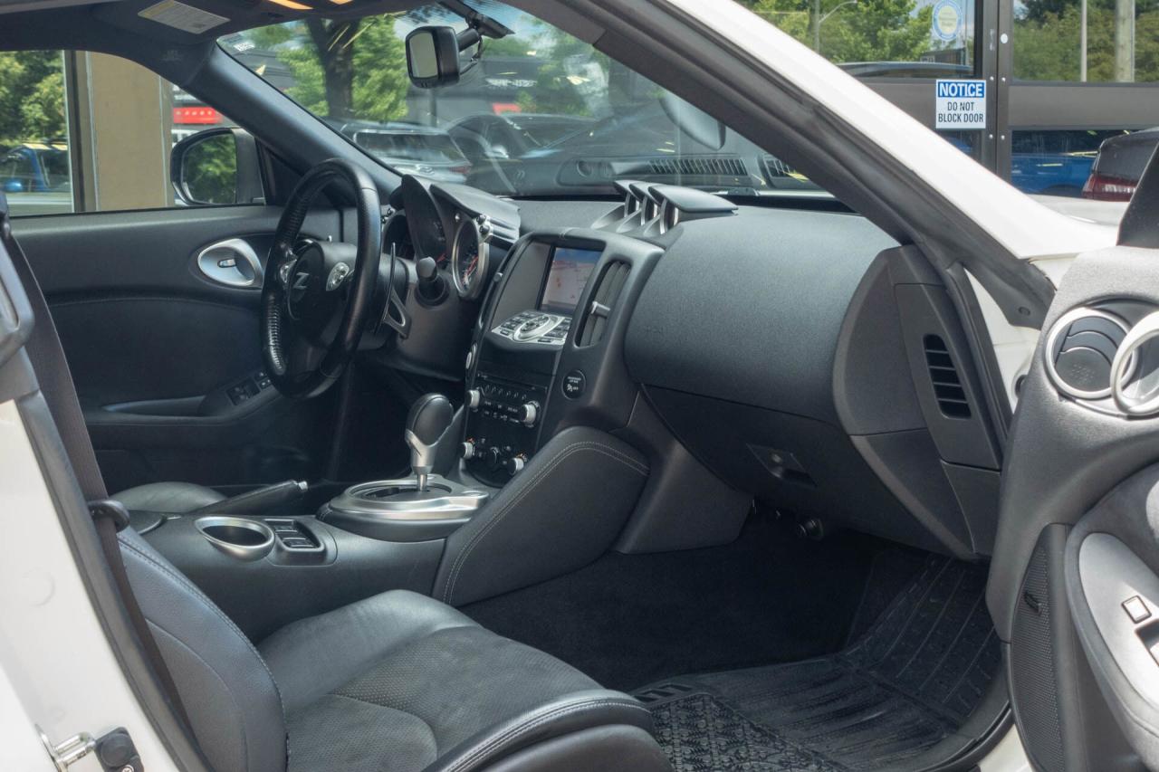 2017 Nissan 370Z 370Z Coupe Sport Touring Photo