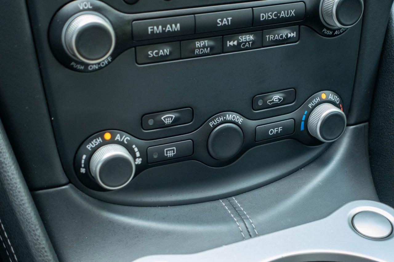 2017 Nissan 370Z 370Z Coupe Sport Touring Photo