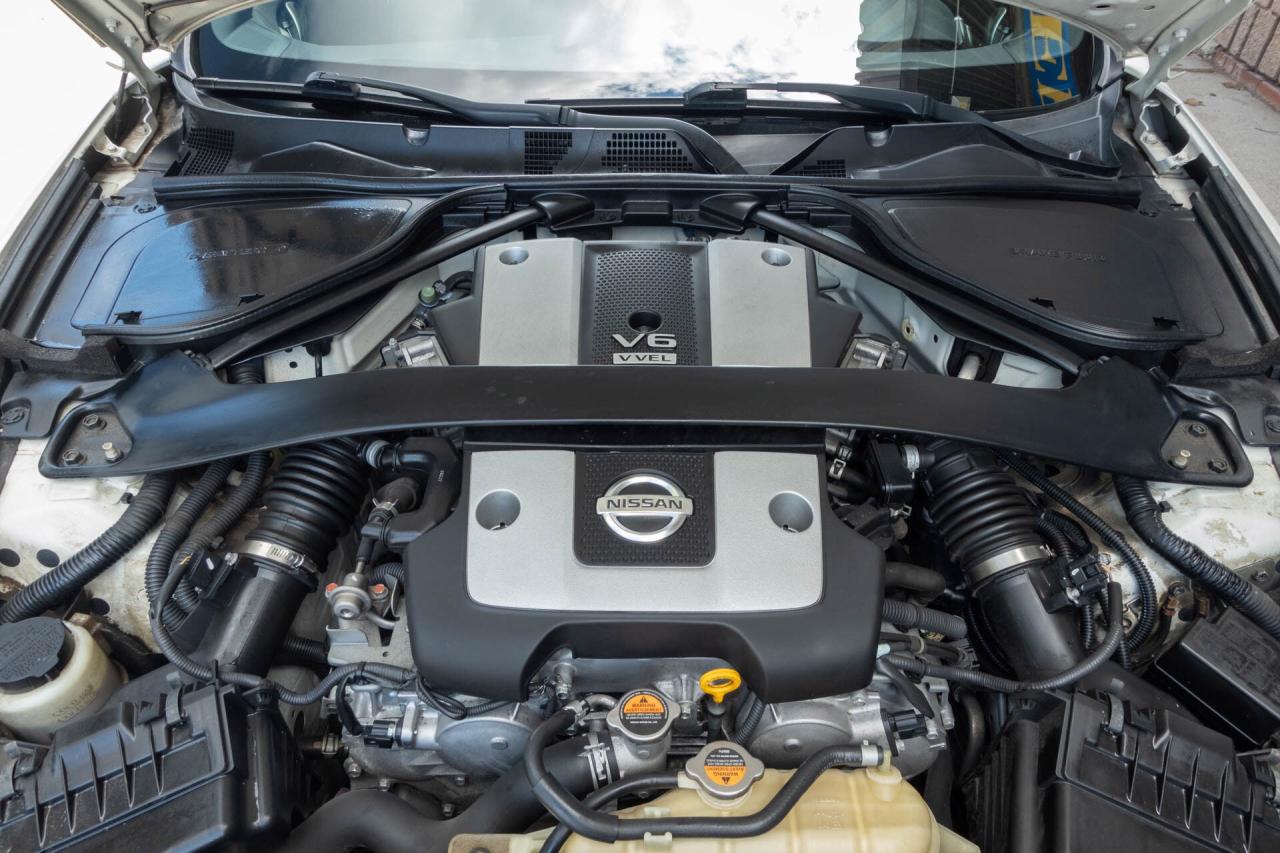 2017 Nissan 370Z 370Z Coupe Sport Touring Photo