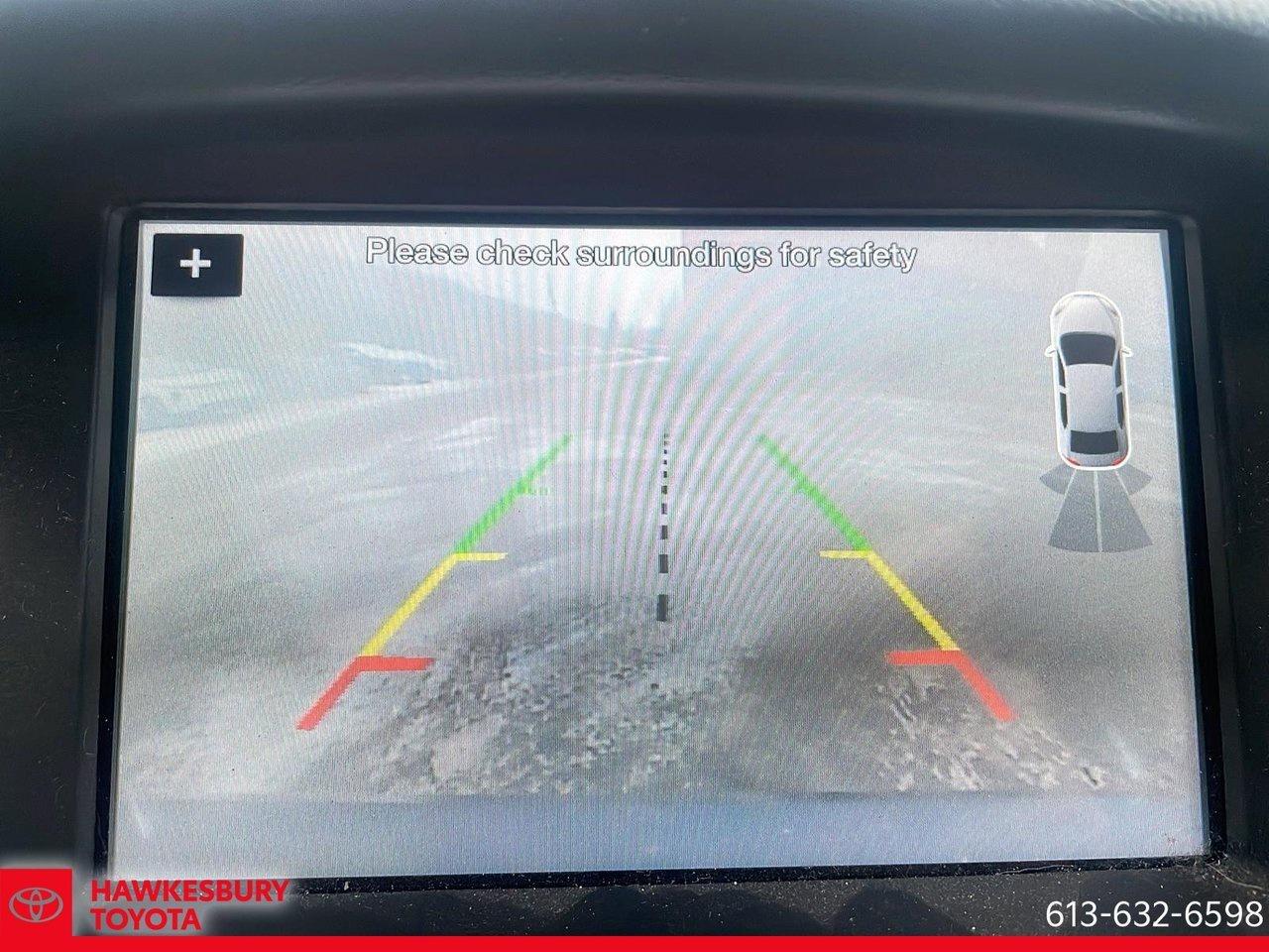 2017 Ford Focus SEL alloy wheels, a power moonroof, a rear-view ca Photo