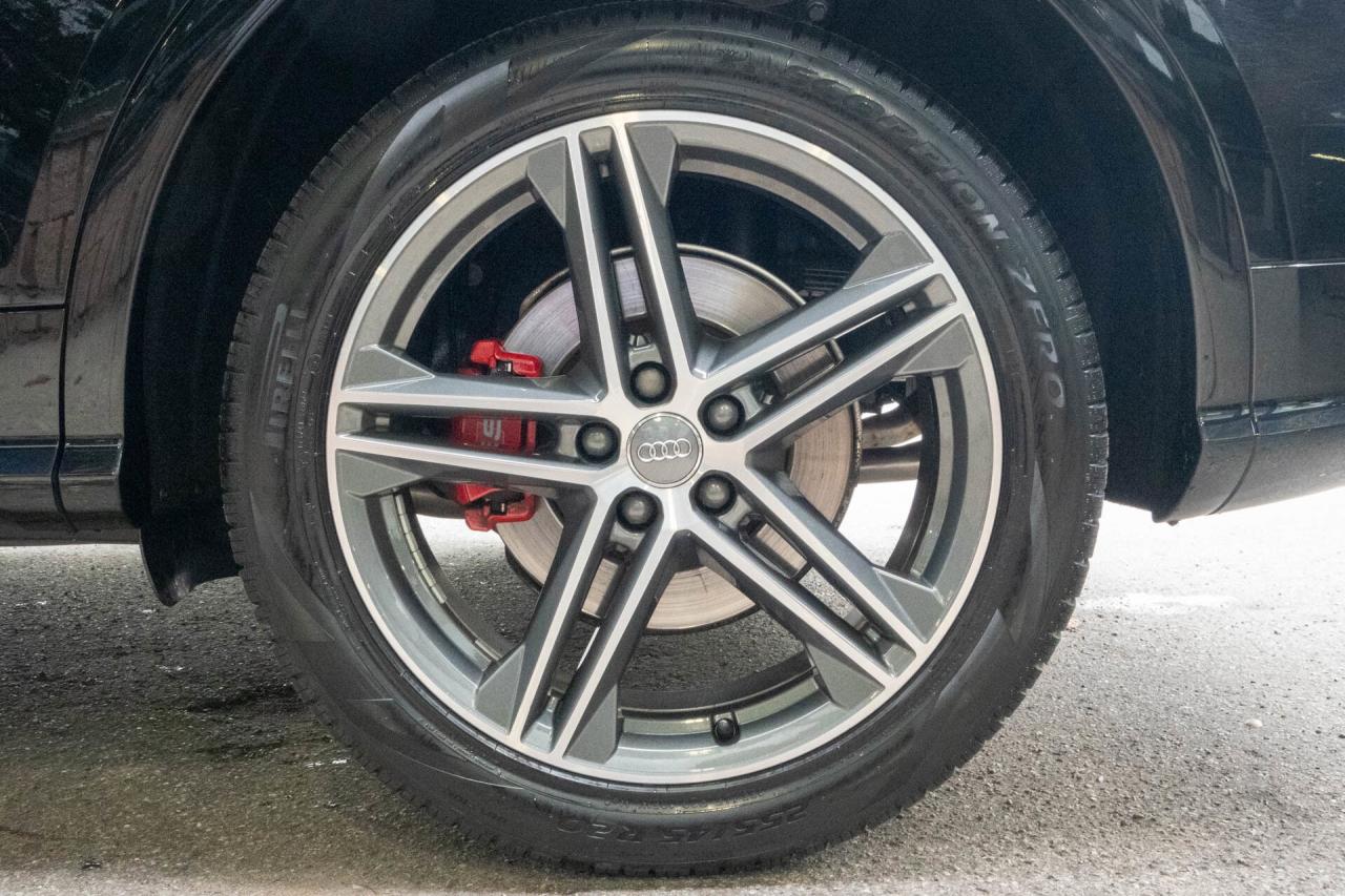 2018 Audi SQ5 3.0T Progressiv Quattro Photo