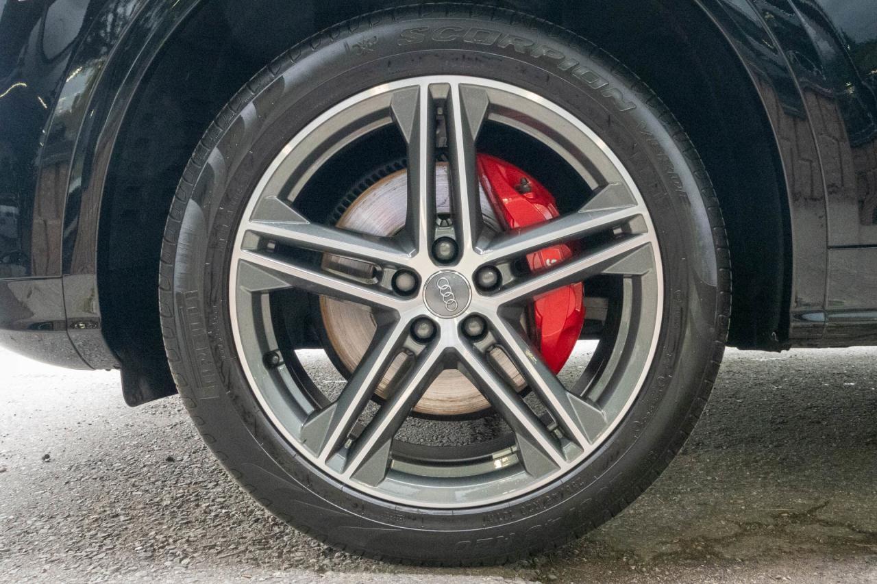 2018 Audi SQ5 3.0T Progressiv Quattro Photo