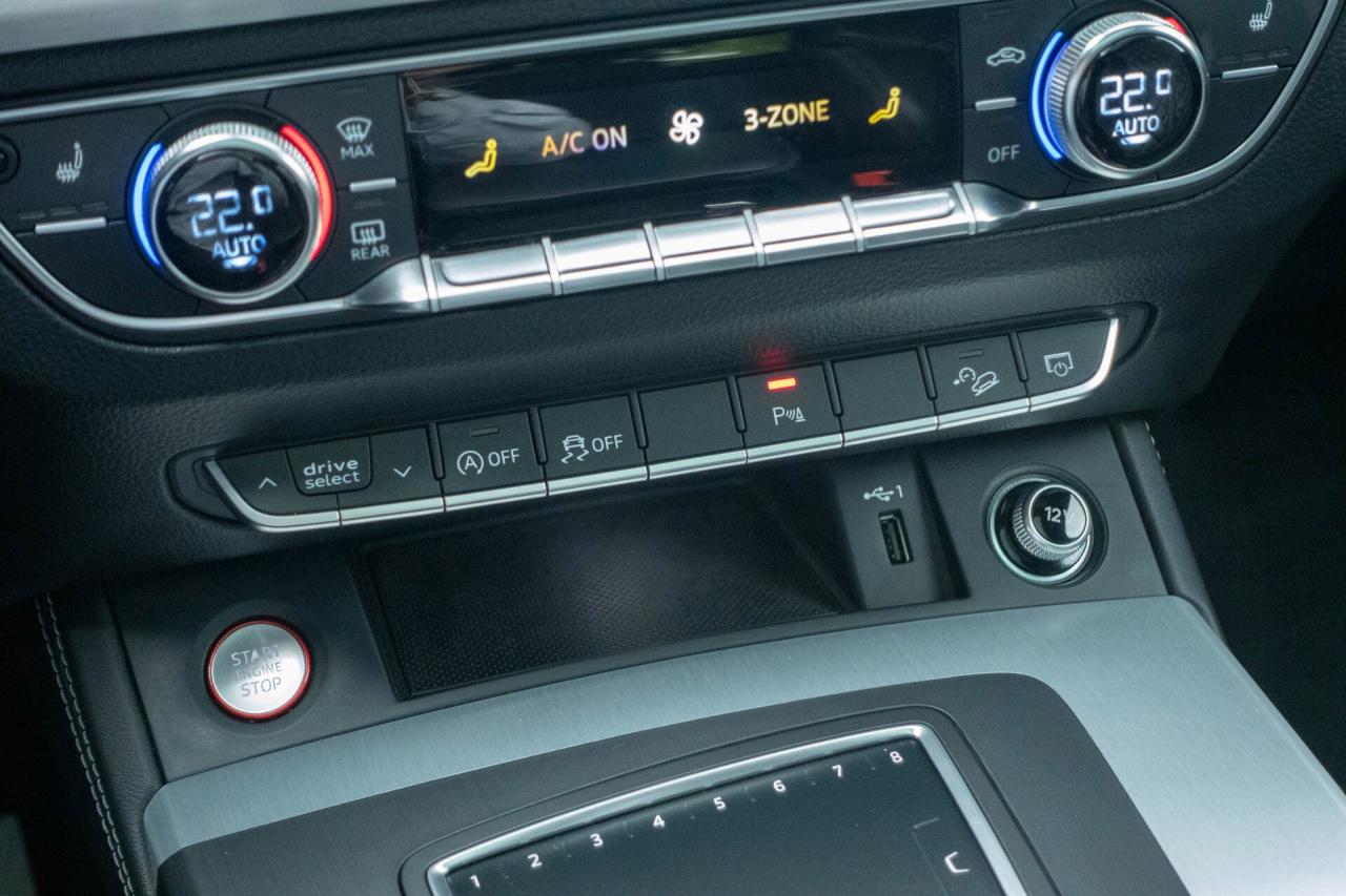 2018 Audi SQ5 3.0T Progressiv Quattro Photo