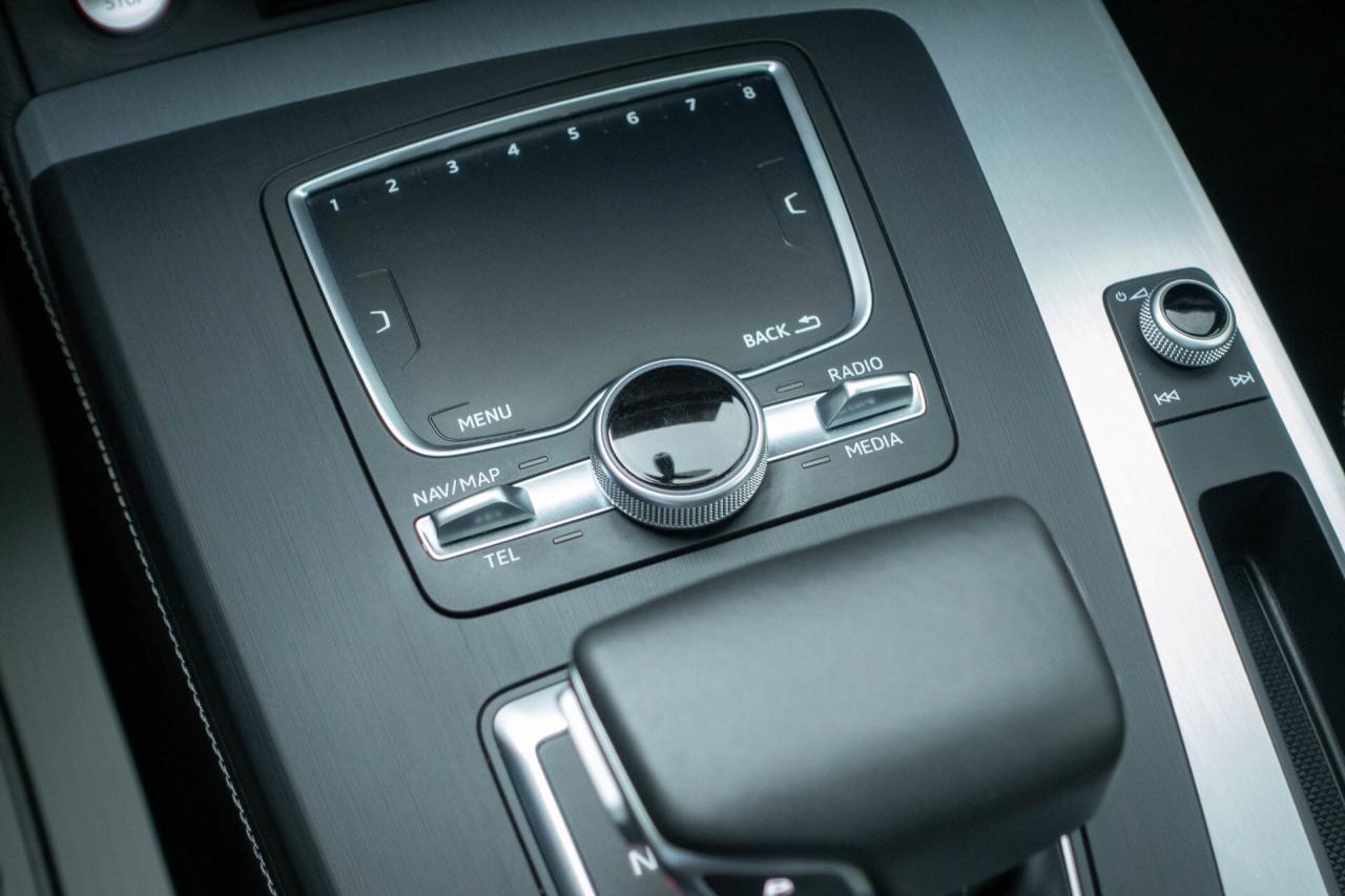 2018 Audi SQ5 3.0T Progressiv Quattro Photo