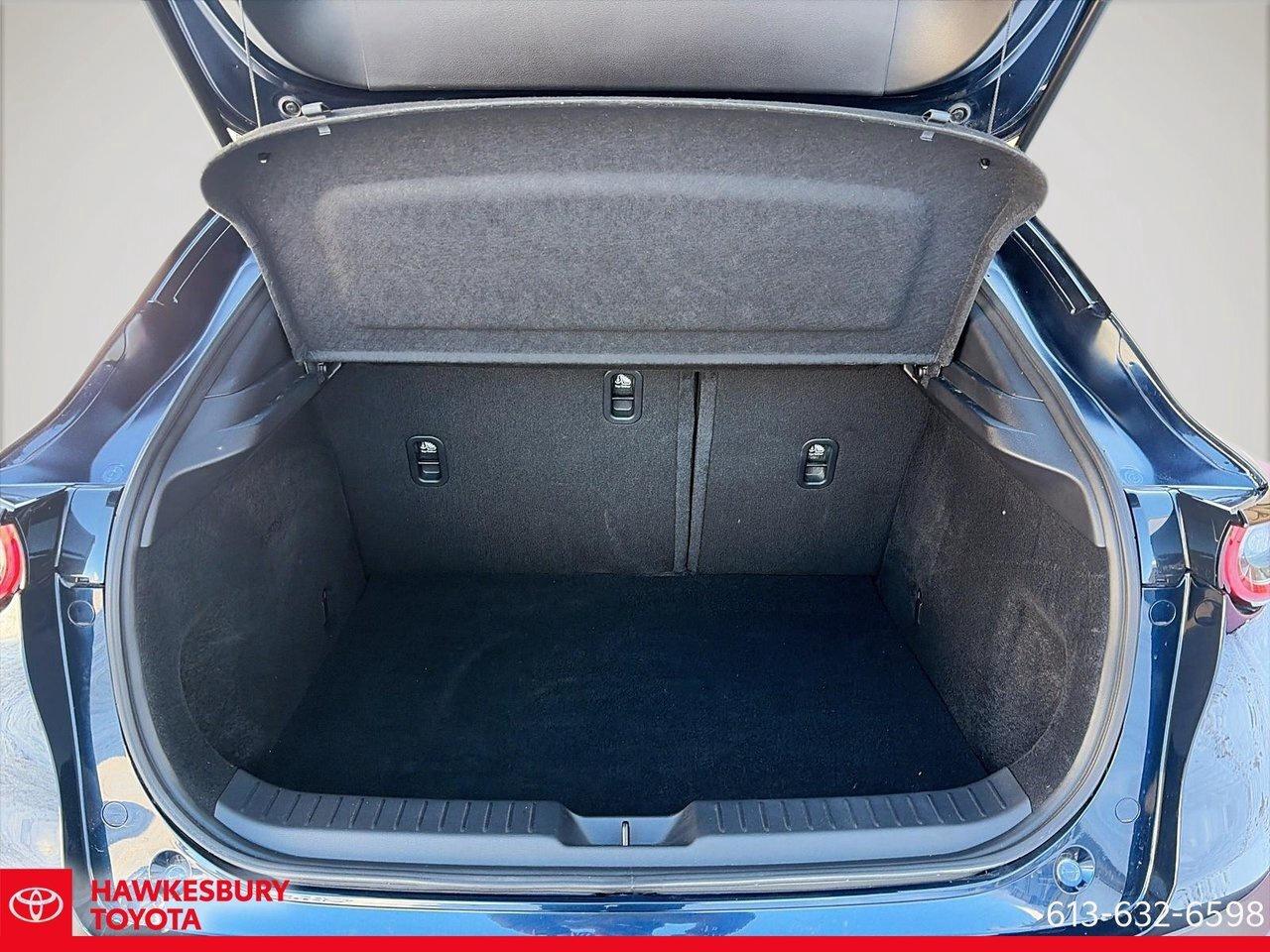 2024 Mazda CX-30 GS A stylish and modern compact SUV / Un VUS compa Photo