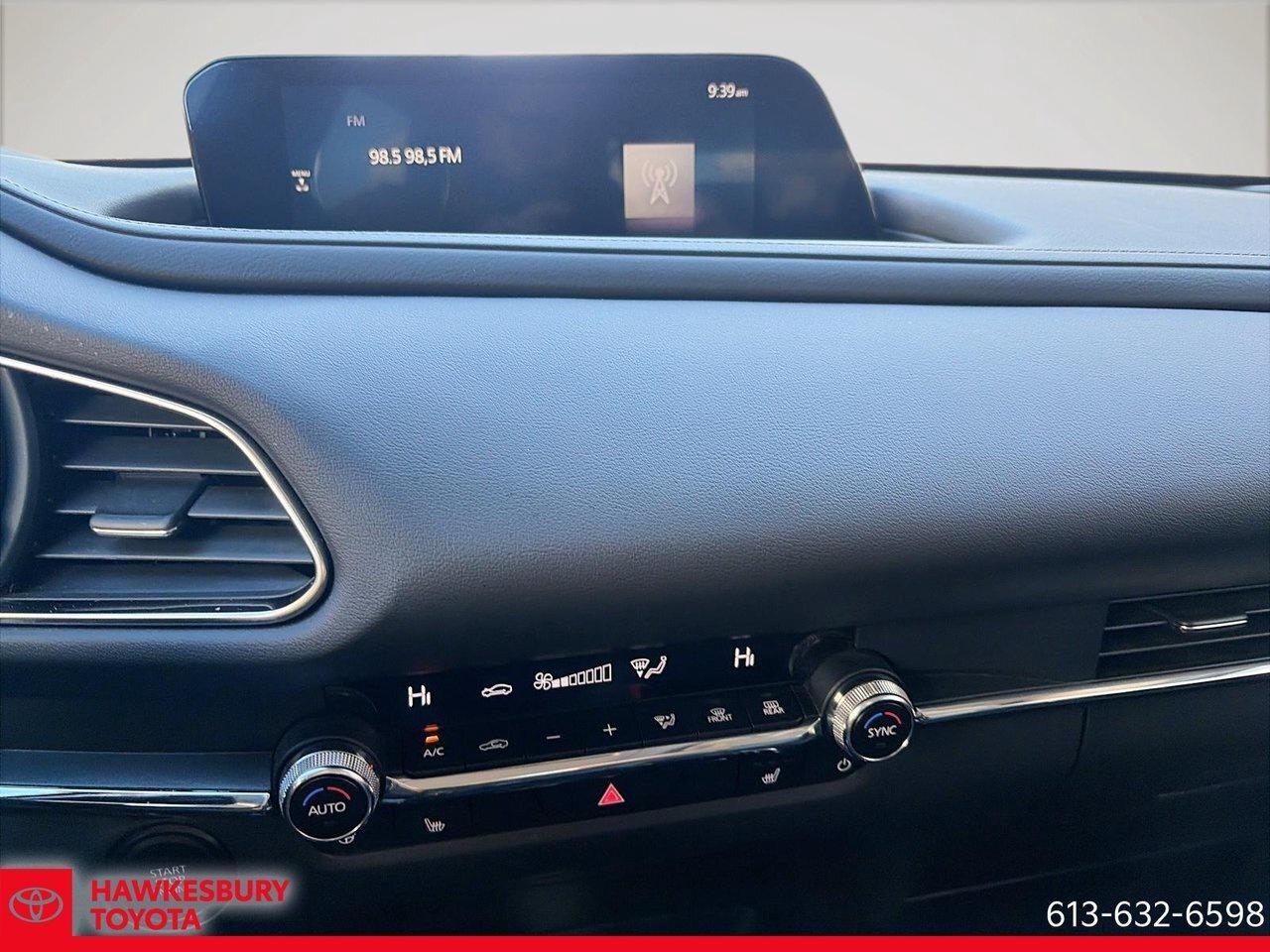 2024 Mazda CX-30 GS A stylish and modern compact SUV / Un VUS compa Photo