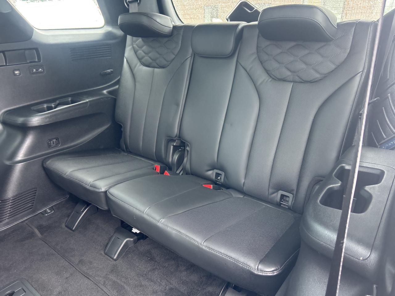 2021 Hyundai PALISADE Ultimate Calligraphy 7-Passenger AWD Photo