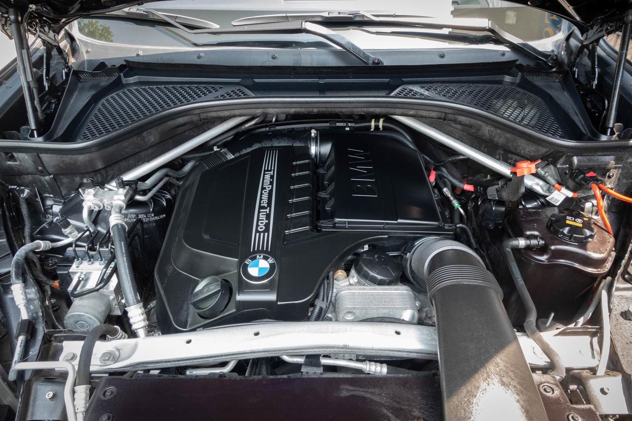 2015 BMW X6 xDrive35i Photo