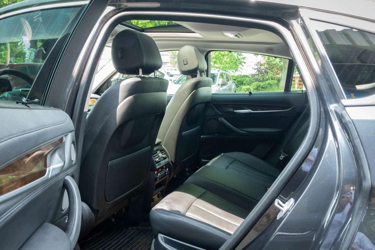 2015 BMW X6 xDrive35i Photo