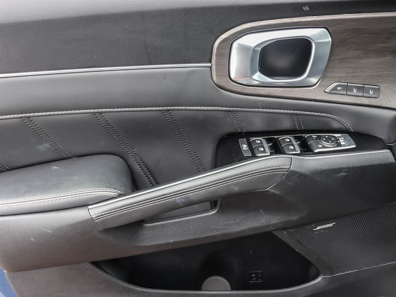 2025 Kia Sorento X-LINE LIMITED   SNOW TIRES INCLUDED   CLEAN Photo