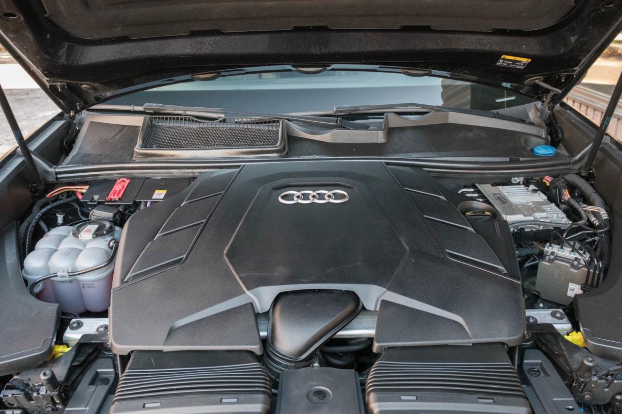 2019 Audi Q8 Progressiv Photo