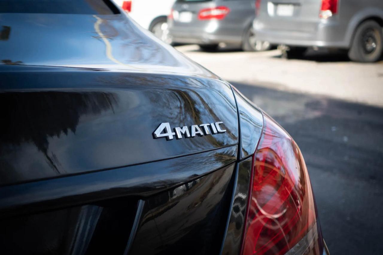 2017 Mercedes-Benz C-Class C300 4MATIC Sedan Photo