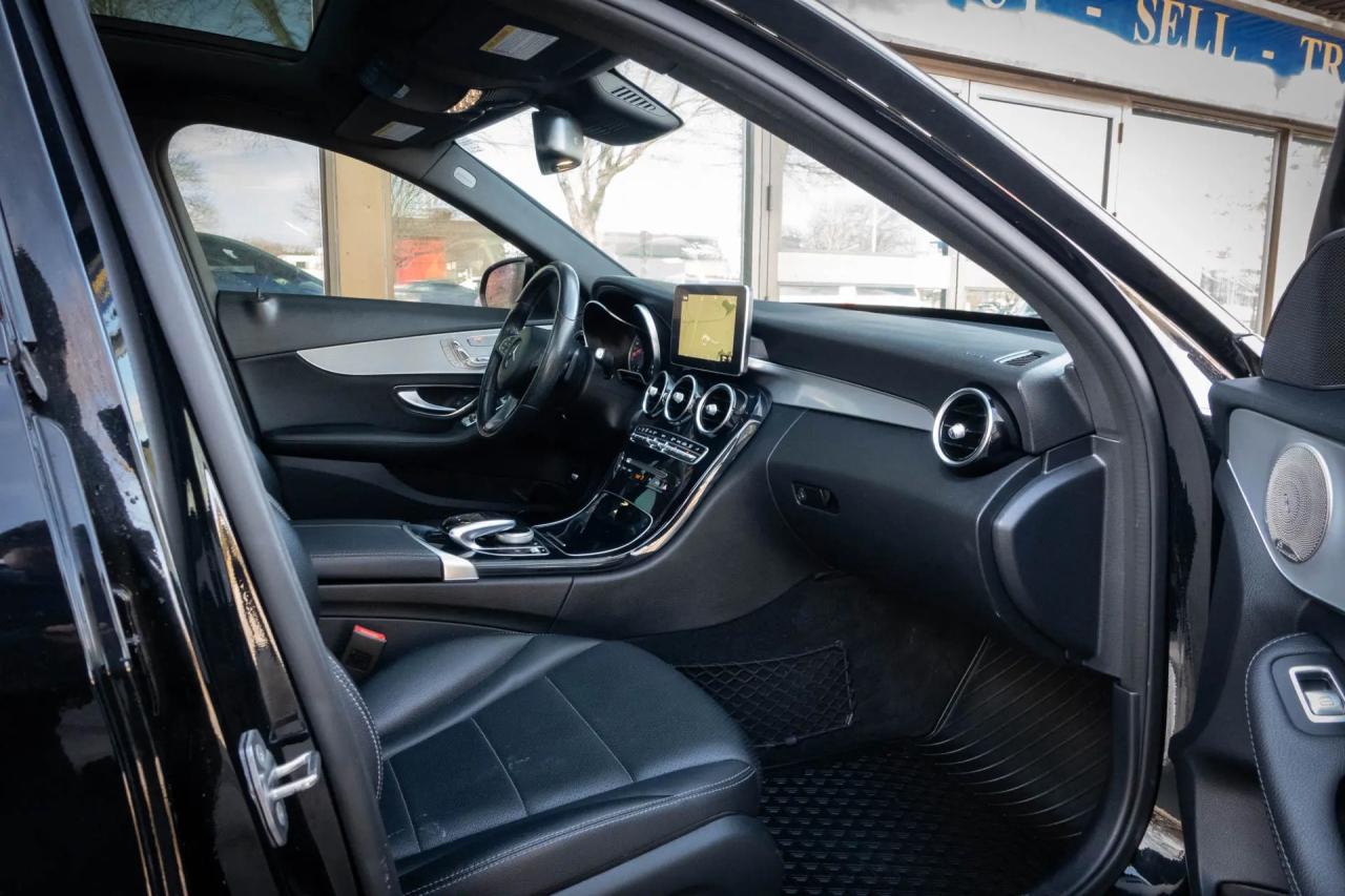 2017 Mercedes-Benz C-Class C300 4MATIC Sedan Photo
