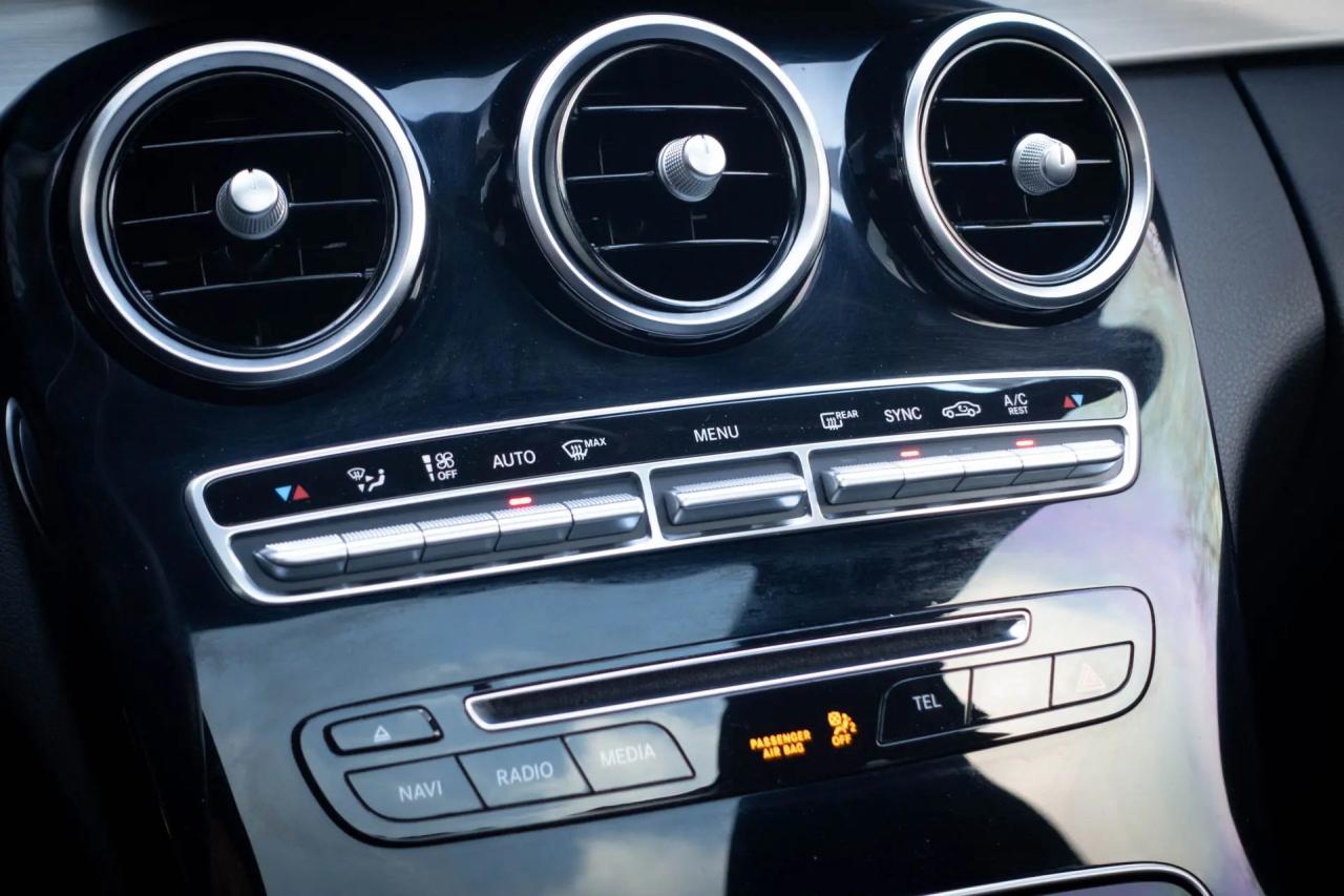 2017 Mercedes-Benz C-Class C300 4MATIC Sedan Photo