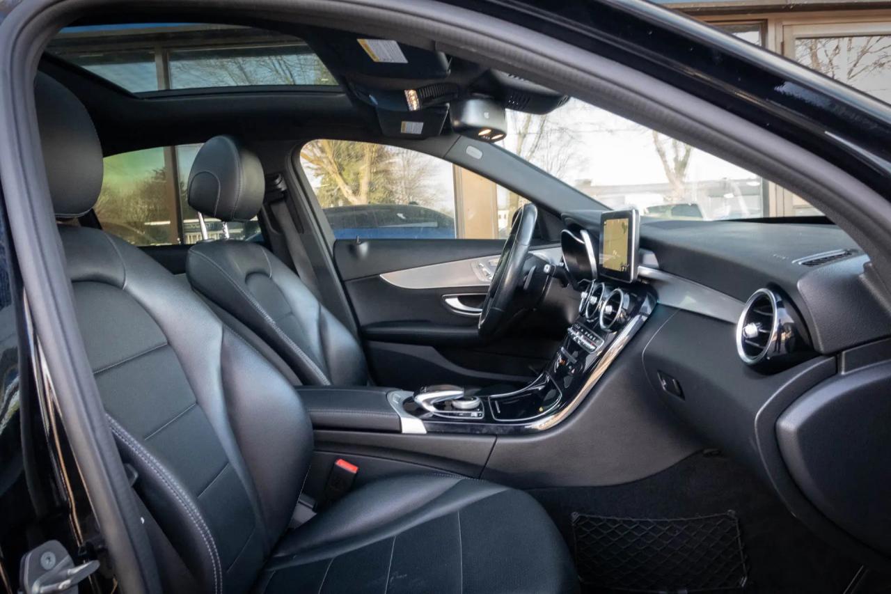2017 Mercedes-Benz C-Class C300 4MATIC Sedan Photo