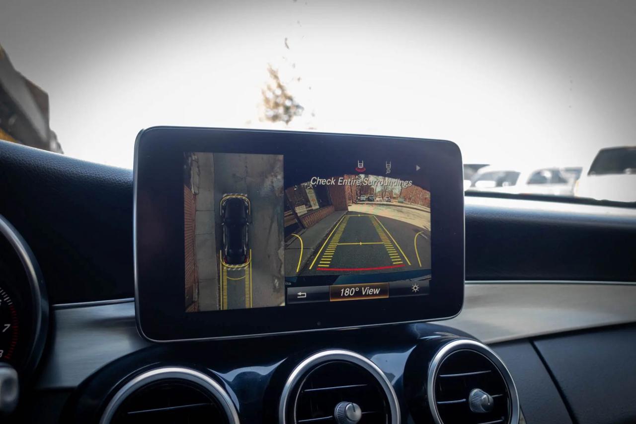 2017 Mercedes-Benz C-Class C300 4MATIC Sedan Photo