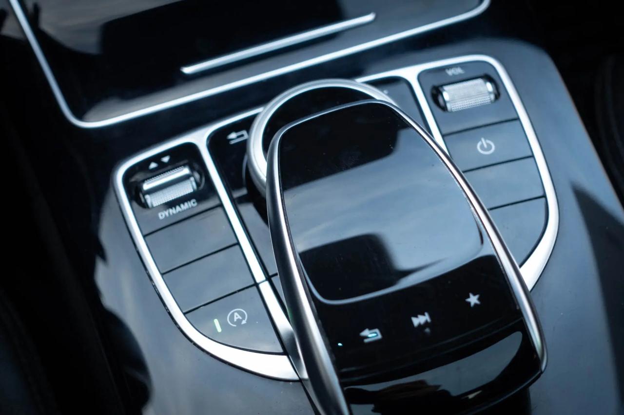 2017 Mercedes-Benz C-Class C300 4MATIC Sedan Photo