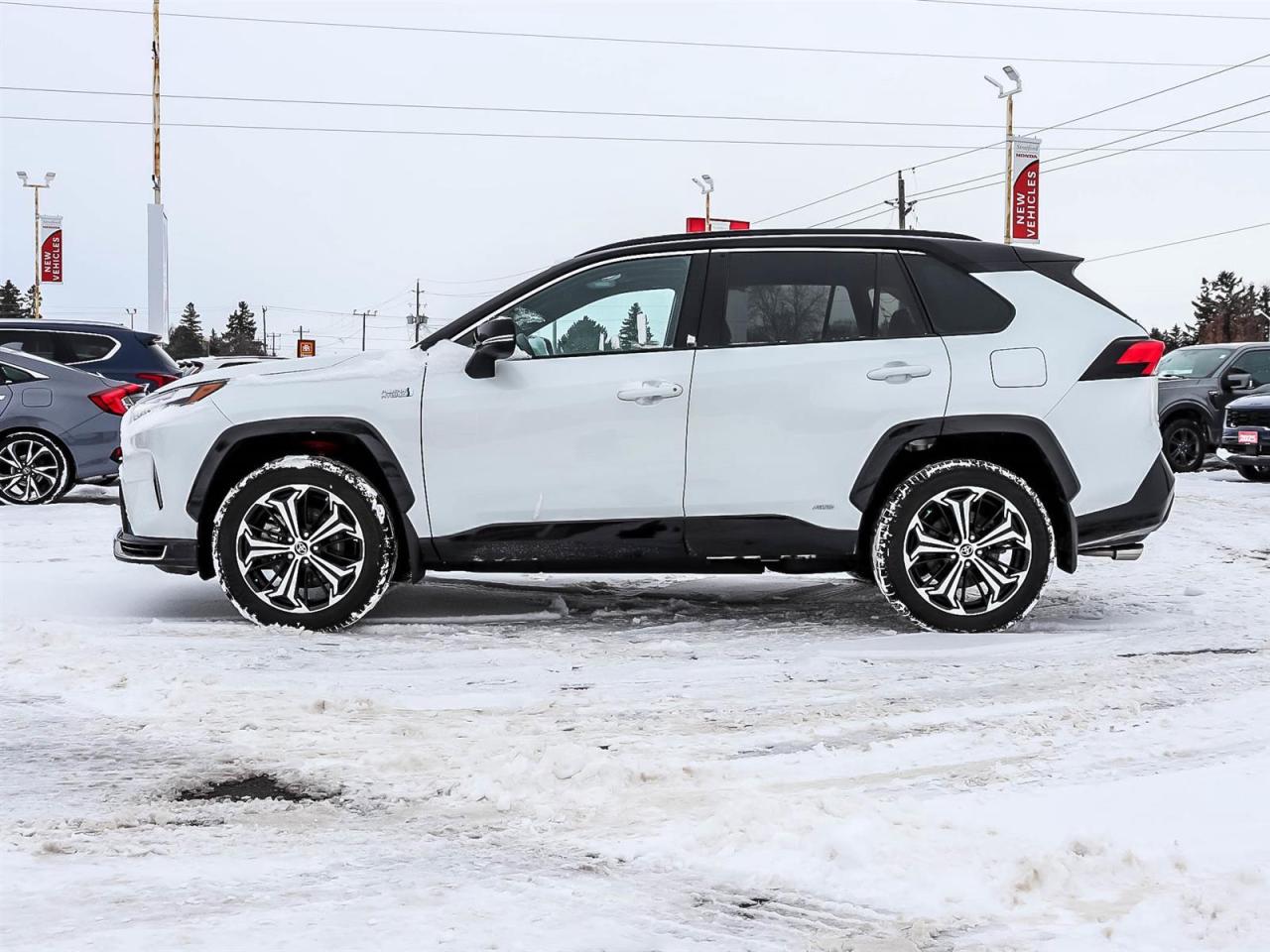2024 Toyota RAV4 Prime XSE   PLUG IN HYBRID   LOW LOW MILEAGE Photo