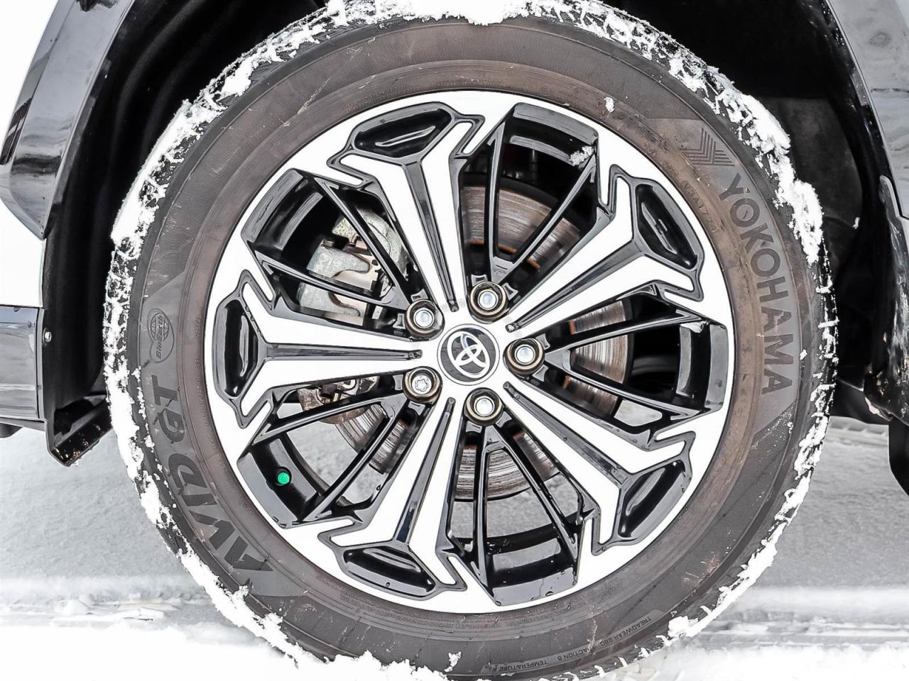 2024 Toyota RAV4 Prime XSE   PLUG IN HYBRID   LOW LOW MILEAGE Photo